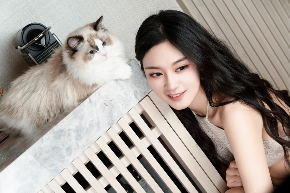 新疆阿瓦提：水稻插秧机械化 加速农田“披”绿装